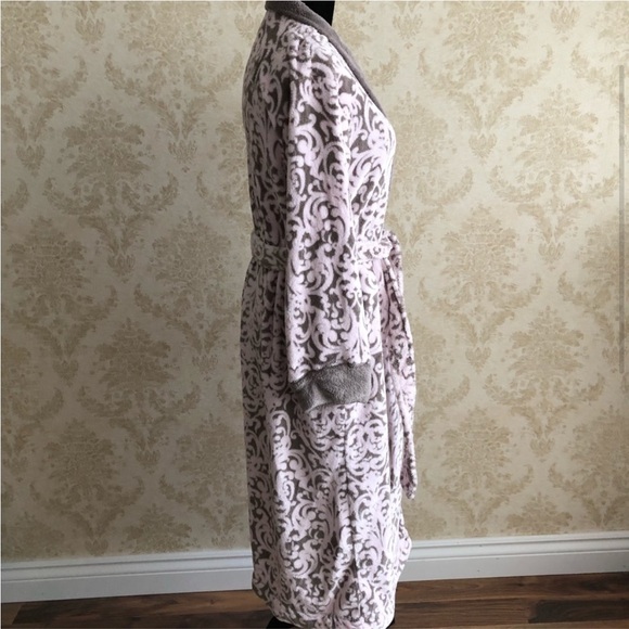 Ellen Tracy plush robe - Picture 4 of 10